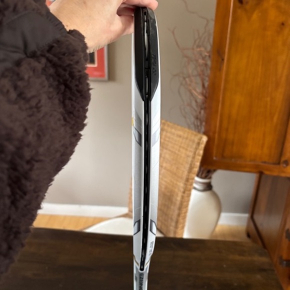 YONEX EZONE 100 Racquet: Naomi Osaka Gold Edition 4 3/8 grip - Picture 5 of 9